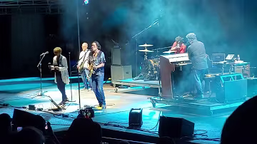 Big Head Todd and The Monsters playing live